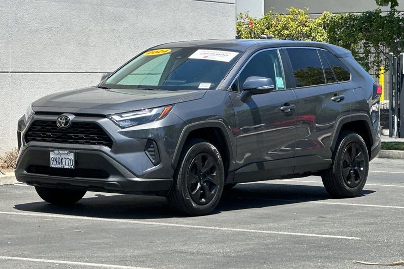 Toyota RAV4 Vehicle Full-screen Gallery Image 07