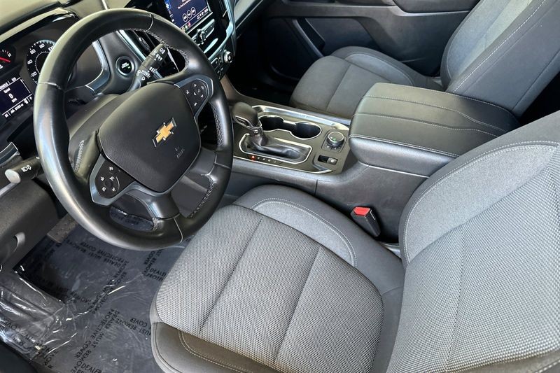 Chevrolet Traverse Vehicle Full-screen Gallery Image 10