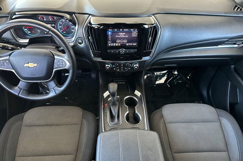 Chevrolet Traverse Vehicle Full-screen Gallery Image 13