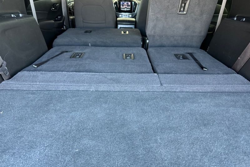 Chevrolet Traverse Vehicle Full-screen Gallery Image 16