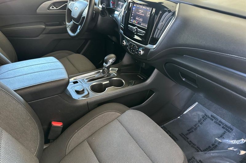 Chevrolet Traverse Vehicle Full-screen Gallery Image 17