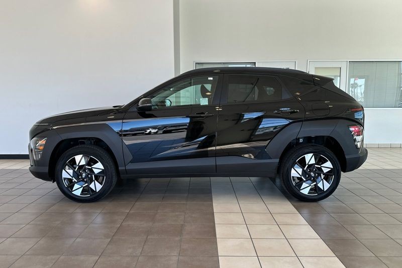 Hyundai Kona Vehicle Full-screen Gallery Image 07