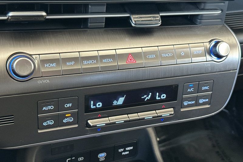 Hyundai Kona Vehicle Full-screen Gallery Image 20