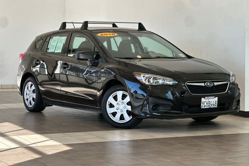 Subaru Impreza Vehicle Full-screen Gallery Image 02