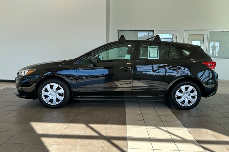 Subaru Impreza Vehicle Full-screen Gallery Image 07