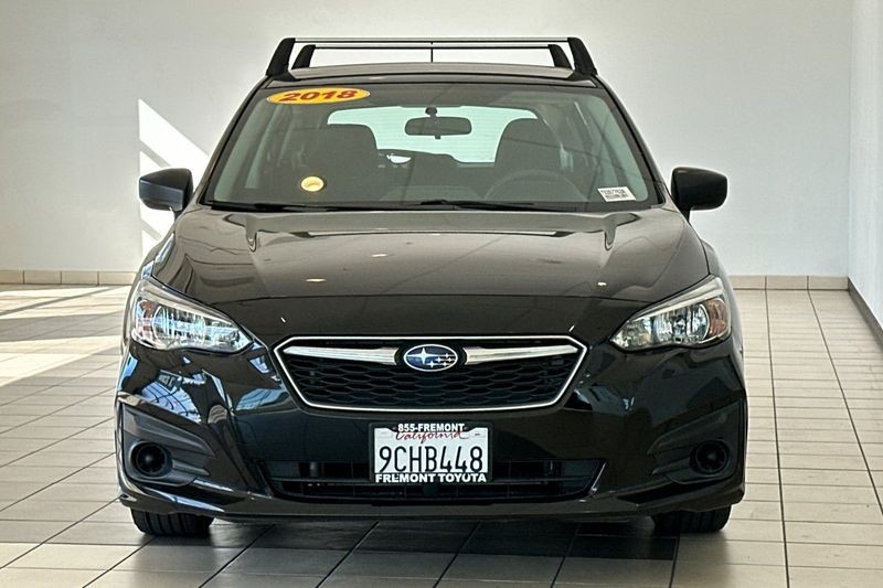 Subaru Impreza Vehicle Full-screen Gallery Image 09