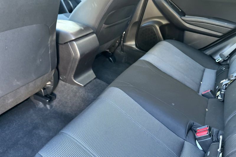Subaru Impreza Vehicle Full-screen Gallery Image 12