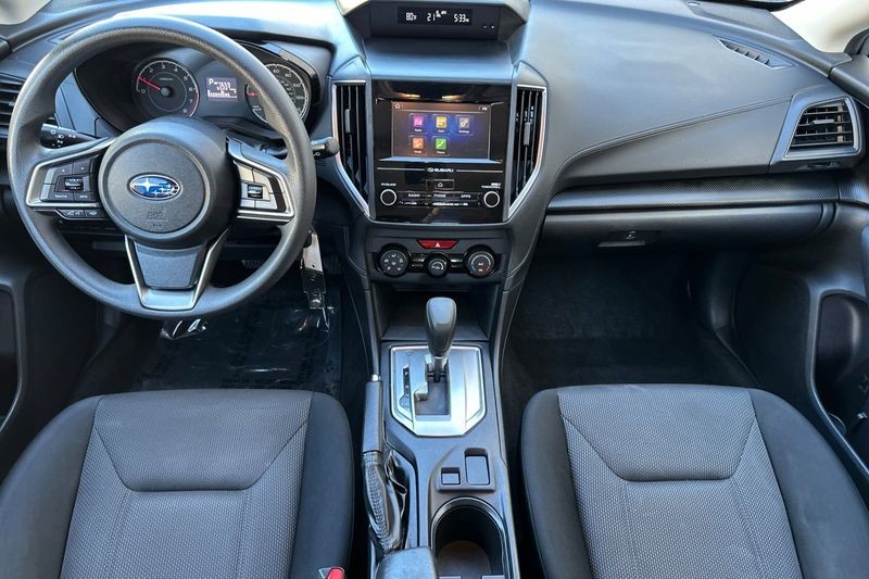 Subaru Impreza Vehicle Full-screen Gallery Image 13