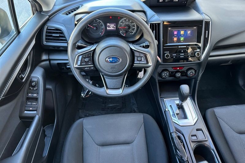 Subaru Impreza Vehicle Full-screen Gallery Image 14