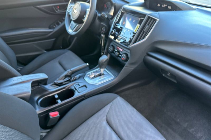 Subaru Impreza Vehicle Full-screen Gallery Image 15