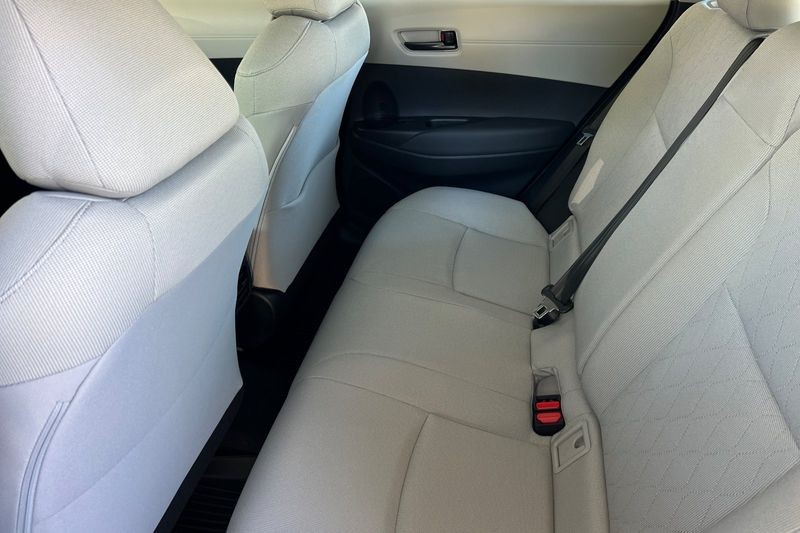 Toyota Corolla Cross Vehicle Full-screen Gallery Image 08