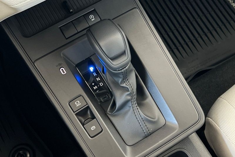 Toyota Corolla Cross Vehicle Full-screen Gallery Image 17