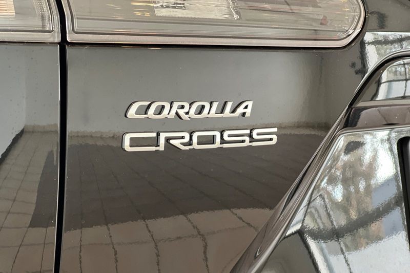 Toyota Corolla Cross Vehicle Full-screen Gallery Image 20