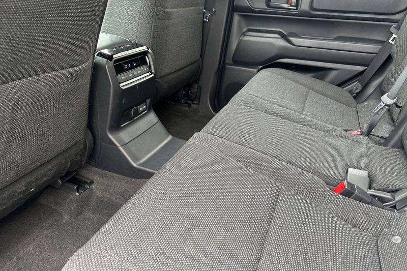 Toyota Land Cruiser Vehicle Full-screen Gallery Image 12