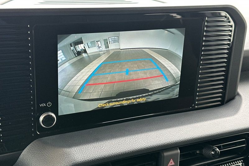 Toyota Land Cruiser Vehicle Full-screen Gallery Image 19