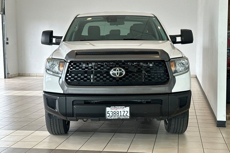 Toyota Tundra Vehicle Full-screen Gallery Image 07