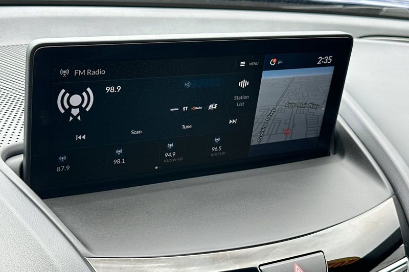 Acura RDX Vehicle Full-screen Gallery Image 18
