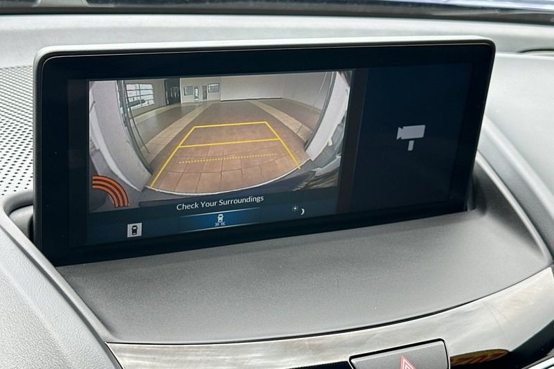 Acura RDX Vehicle Full-screen Gallery Image 19