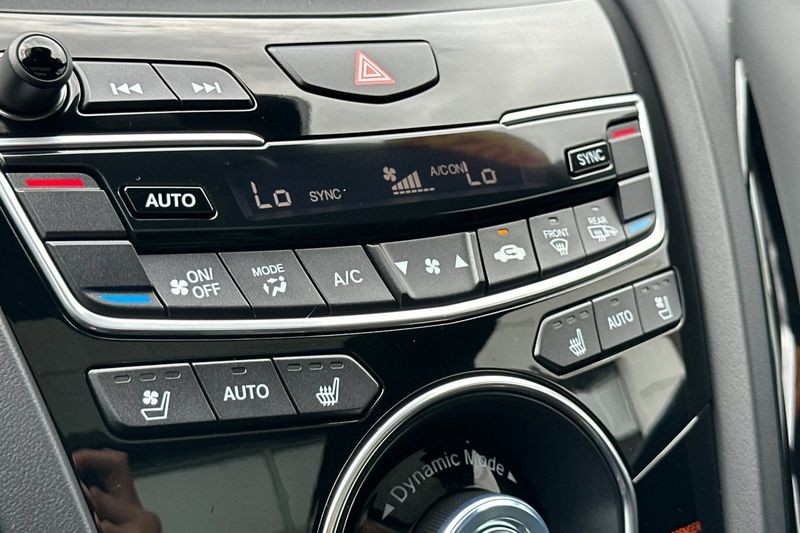 Acura RDX Vehicle Full-screen Gallery Image 20