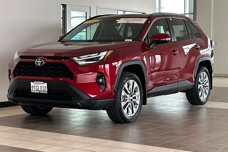 Toyota RAV4 Vehicle Full-screen Gallery Image 08