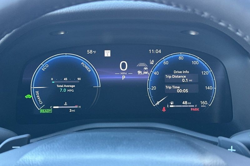 Toyota Camry Vehicle Full-screen Gallery Image 18