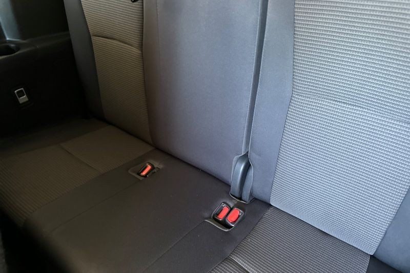 Toyota Highlander Vehicle Full-screen Gallery Image 15