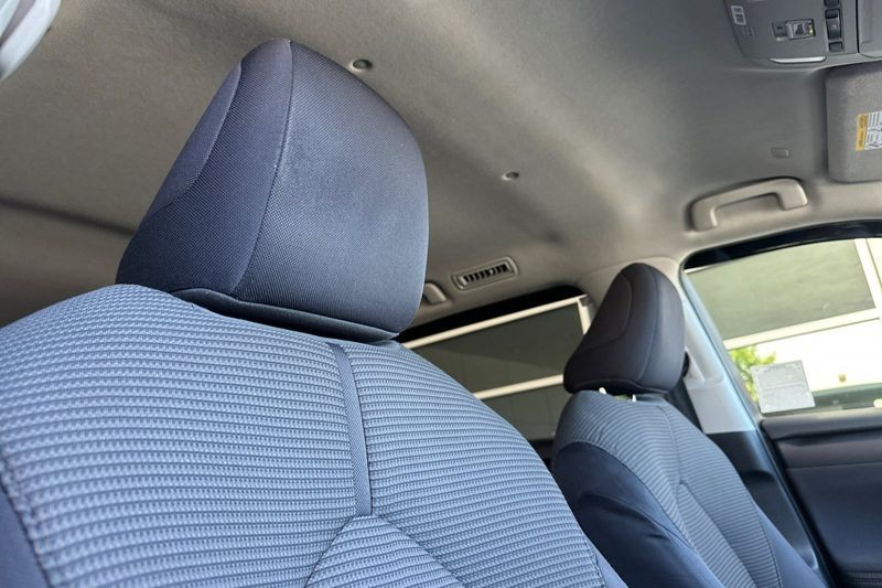 Toyota Highlander Vehicle Full-screen Gallery Image 18