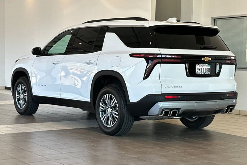 Chevrolet Traverse Vehicle Full-screen Gallery Image 06