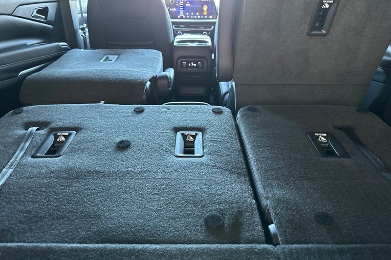 Chevrolet Traverse Vehicle Full-screen Gallery Image 16