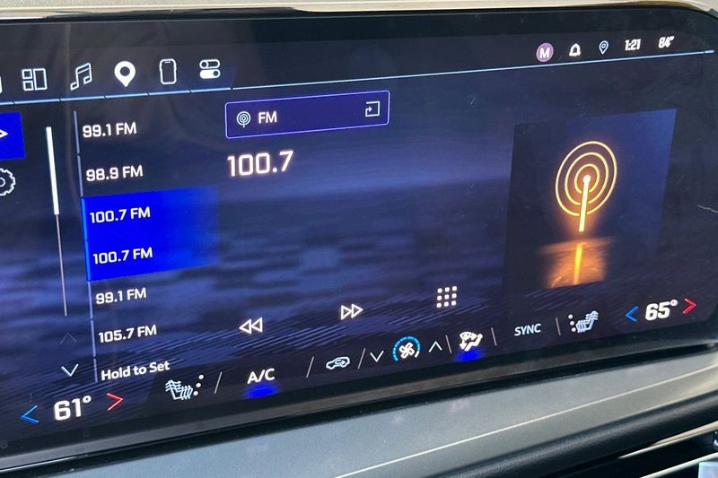 Chevrolet Traverse Vehicle Full-screen Gallery Image 19