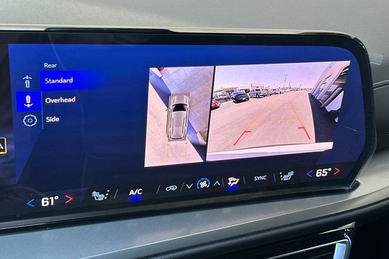 Chevrolet Traverse Vehicle Full-screen Gallery Image 20