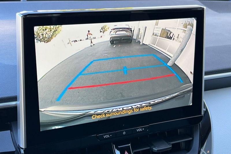 Toyota Corolla Hybrid Vehicle Full-screen Gallery Image 14