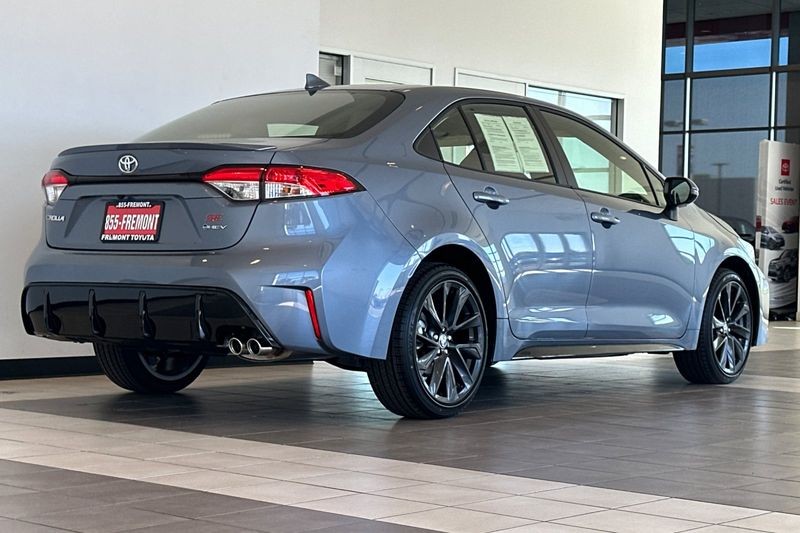 Toyota Corolla Vehicle Full-screen Gallery Image 04