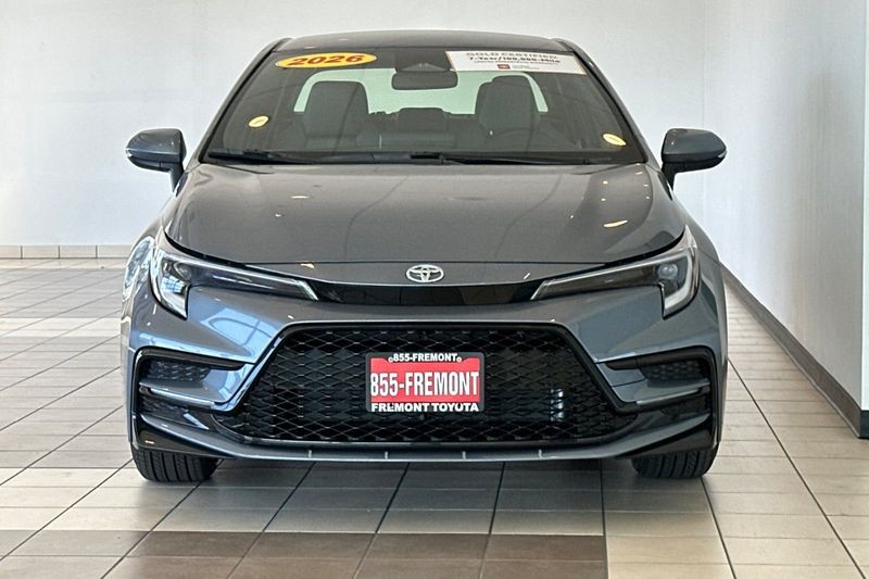 Toyota Corolla Vehicle Full-screen Gallery Image 09