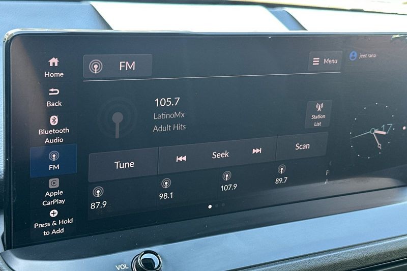 Honda Accord Hybrid Vehicle Full-screen Gallery Image 17