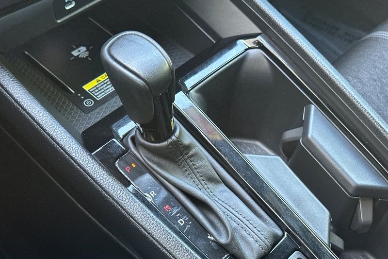 Honda Accord Hybrid Vehicle Full-screen Gallery Image 20