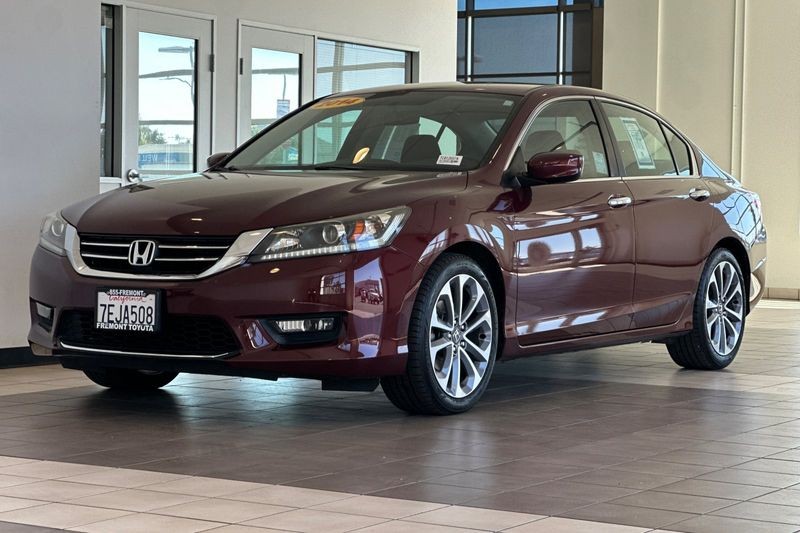 Honda Accord Sedan Vehicle Full-screen Gallery Image 08