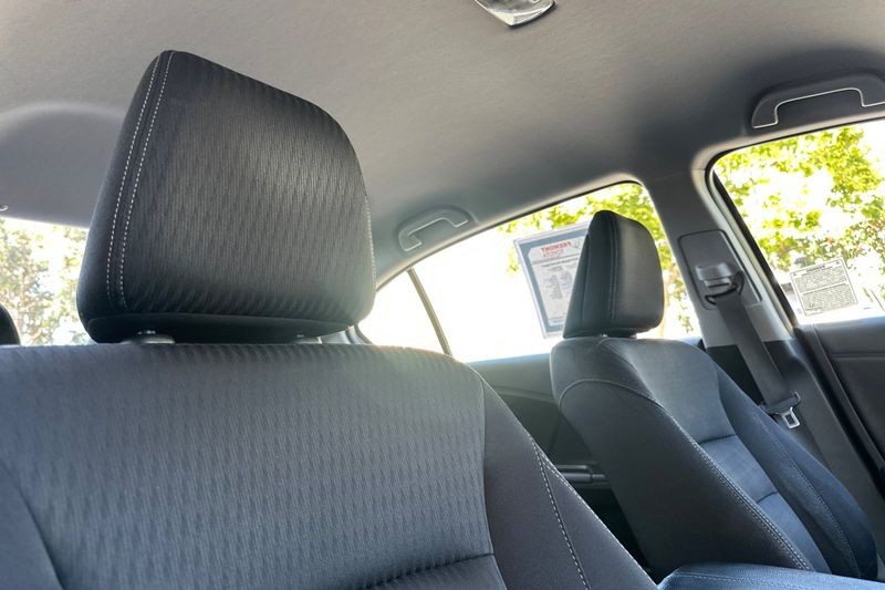 Honda Accord Sedan Vehicle Full-screen Gallery Image 16