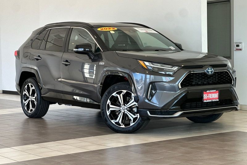 Toyota RAV4 Prime Vehicle Full-screen Gallery Image 02
