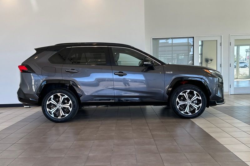 Toyota RAV4 Prime Vehicle Full-screen Gallery Image 03
