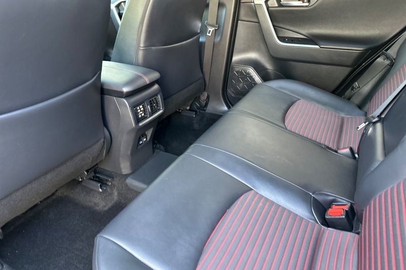 Toyota RAV4 Prime Vehicle Full-screen Gallery Image 12