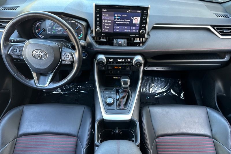 Toyota RAV4 Prime Vehicle Full-screen Gallery Image 13