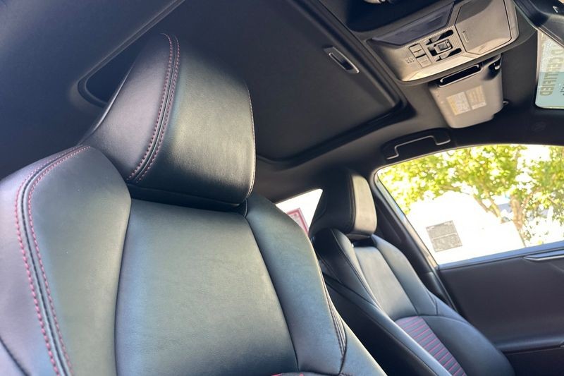 Toyota RAV4 Prime Vehicle Full-screen Gallery Image 17