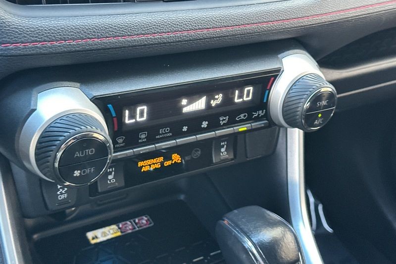 Toyota RAV4 Prime Vehicle Full-screen Gallery Image 20