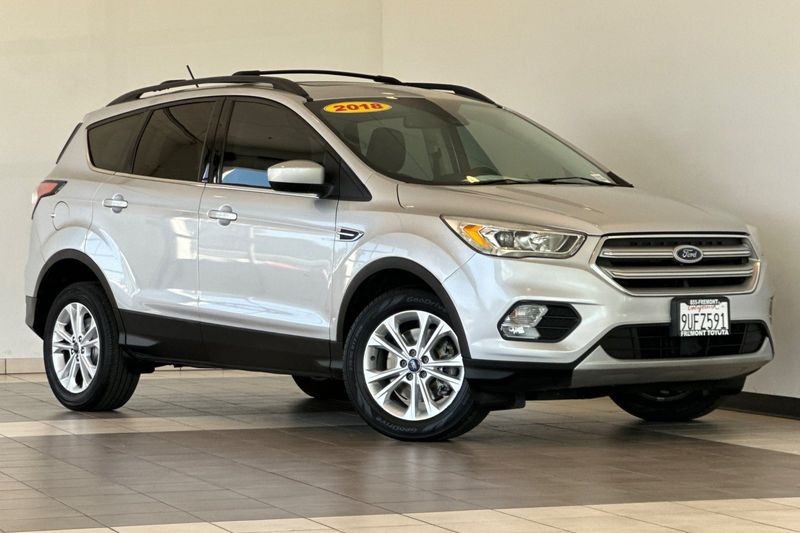Ford Escape Vehicle Full-screen Gallery Image 02