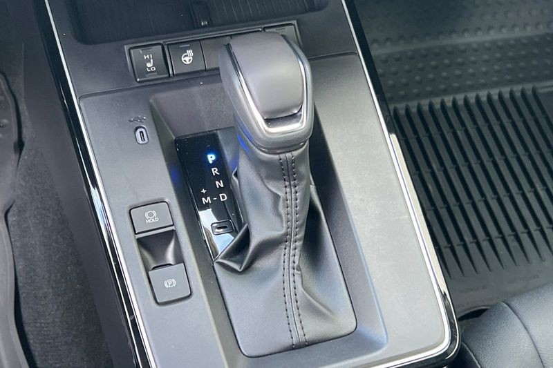 Toyota Corolla Cross Vehicle Full-screen Gallery Image 17