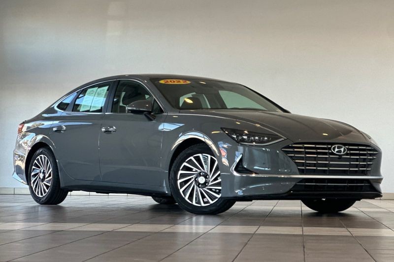 Hyundai Sonata Hybrid Vehicle Full-screen Gallery Image 02