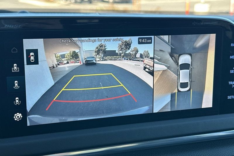 Hyundai Sonata Hybrid Vehicle Full-screen Gallery Image 19