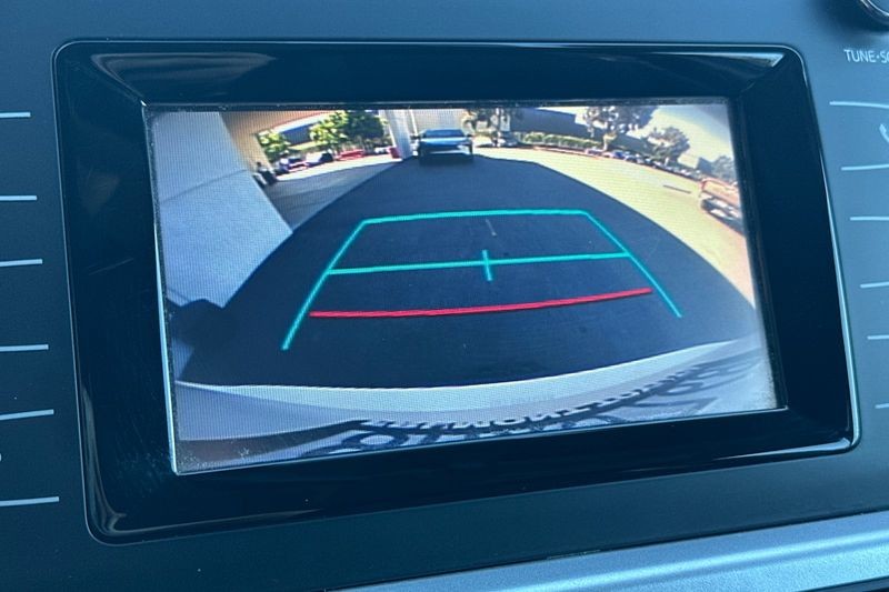 Toyota Highlander Vehicle Full-screen Gallery Image 19