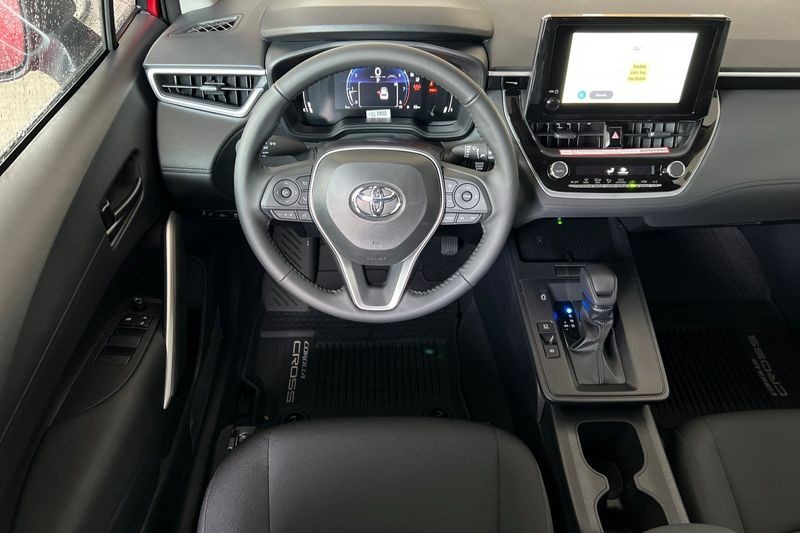 Toyota Corolla Cross Vehicle Full-screen Gallery Image 10
